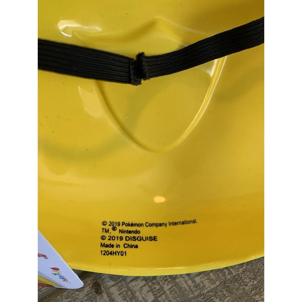 Pokémon Pikachu New Plastic Mask by Disguise 2019 Halloween With Strap NWT‎